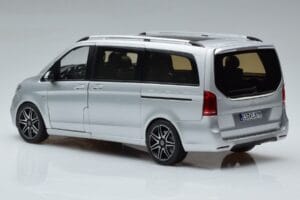 Mercedes V-Class V260 AMG Line Argent Norev 1:18 183871 Métal — image 7 sur 10