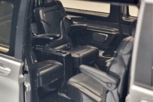 Mercedes V-Class V260 AMG Line Argent Norev 1:18 183871 Métal — image 9 sur 10
