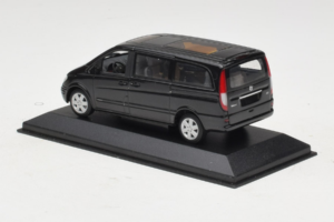 Mercedes Viano W639 Atlantis Blue Minichamps 1:43 B67871200 Métal — image 3 sur 4