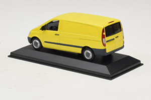 Mercedes Vito W638 Jaune Minichamps 1:43 B67871200-R1 Métal — image 3 sur 4