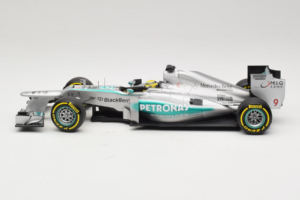 Mercedes W04 #9 N. Rosberg Mercedes AMG Petronas Showcar 2013 Minichamps 1:18 110130079 Métal — image 3 sur 7