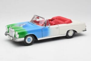 Mercedes 280SE W108 Tricolor Maisto 1:18 56014 Métal