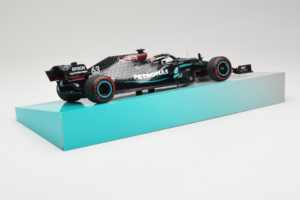 Mercedes W11 #63 G. Russell Mercedes AMG Petronas Sakhir Grand Prix 2020 Minichamps 1:18 113201663 Résine — image 3 sur 7