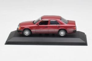 Mercedes 300D W124 Rouge Minichamps 1:43 3209 Métal