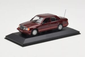 Mercedes W124 Dark Red Metallic Minichamps 1:43 MB002 Métal — image 2 sur 4