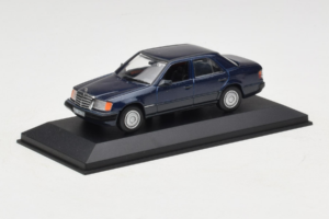 Mercedes W124 Bleu Foncé Minichamps 1:43 MB006 Métal — image 2 sur 4