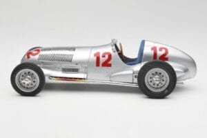 Mercedes W125 #12 R. Caracciola Grand Prix 1937 CMC 1:18 M-052 Métal — image 3 sur 6