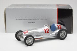Mercedes W125 #12 R. Caracciola Grand Prix 1937 CMC 1:18 M-052 Métal — image 6 sur 6