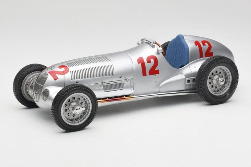Mercedes W125 #12 R. Caracciola Grand Prix 1937 CMC 1:18 M-052 Métal