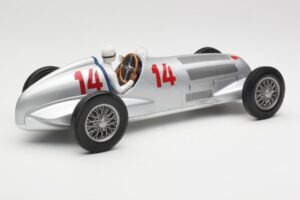 Mercedes W125 #14 Daimler-Benz AG M. von Brauchitsch 2nd Place German GP 1937 Minichamps 1:18 155373114 Métal — image 2 sur 6