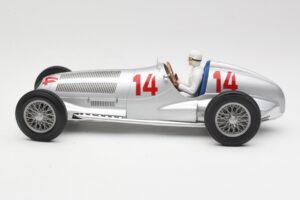 Mercedes W125 #14 Daimler-Benz AG M. von Brauchitsch 2nd Place German GP 1937 Minichamps 1:18 155373114 Métal — image 3 sur 6