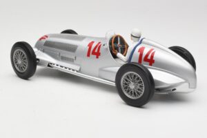 Mercedes W125 #14 Daimler-Benz AG M. von Brauchitsch 2nd Place German GP 1937 Minichamps 1:18 155373114 Métal — image 5 sur 6