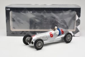 Mercedes W125 #6 Daimler-Benz AG R. Caracciola 2nd Place Eifel Race Nurburgring 1937 Minichamps 1:18 155373106 Métal — image 6 sur 6