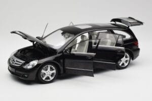 Mercedes R-Class W251 Obsidian Noir Minichamps 1:18 150034601 Métal — image 2 sur 8