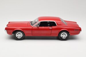 Mercury Cougar XR-7 Rouge Sun Star 1:18 1541 Métal — image 4 sur 8