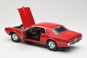 Mercury Cougar XR-7 Rouge Sun Star 1:18 1541 Métal — image 5 sur 8