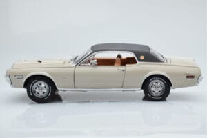 Mercury Cougar XR7-G Fawn Sun Star 1:18 1572 Métal — image 4 sur 8