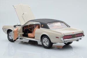 Mercury Cougar XR7-G Fawn Sun Star 1:18 1572 Métal — image 5 sur 8