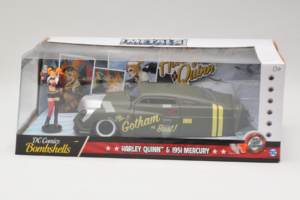 Mercury Gotham or Bust With Harley Quinn Figure Metals Diecast 1:24 30456 Métal