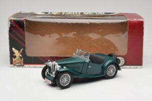 MG TC Midget Shires Green Road Legends 1:18 92468 Métal — image 8 sur 8