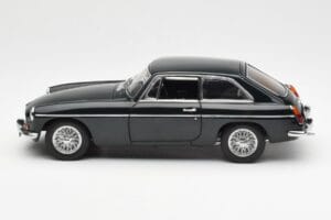MGB GT Mk2 Coupe Racing Vert AUTOart 1:18 76602 Métal — image 4 sur 8