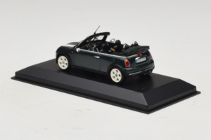 Mini Cooper Cabriolet Vert Avec Bande Blanche Minichamps 1:43 80420309093-R1 Métal — image 3 sur 5