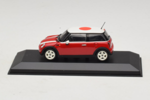 Mini Cooper Rouge Avec Drapeau du Japon Minichamps 1:43 80420309024-R1 Métal