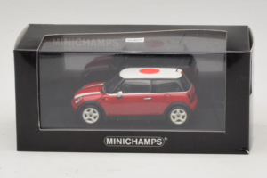 Mini Cooper Rouge Avec Drapeau du Japon Minichamps 1:43 80420309024-R1 Métal — image 5 sur 5