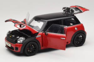 Mini Cooper John Cooper Works R56 Rouge & Noir Kyosho 1:18 80430419909 Métal — image 2 sur 8