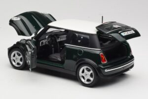 Mini Cooper Mk7 Vert Maisto 1:18 7271336 Métal — image 5 sur 8