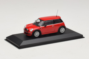 Mini Cooper One R50 Aero Rouge Minichamps 1:43 431138272 Métal — image 3 sur 4