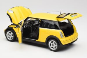 Mini Cooper One R50 Pack Aérodynamique Jaune Kyosho 1:18 80430148553 Métal — image 5 sur 8
