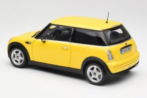 Mini Cooper One R50 Pack Aérodynamique Jaune Kyosho 1:18 80430148553 Métal — image 7 sur 8