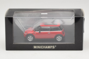 Mini Cooper Rouge Minichamps 1:43 MINI010 Métal — image 4 sur 4