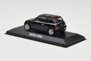 Mini One R50 Noir Avec Toit Noir Minichamps 1:43 MINI005 Métal — image 3 sur 5