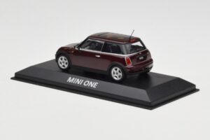 Mini One R50 Rouge Foncé Avec Toit Noir Minichamps 1:43 MINI008 Métal — image 3 sur 5