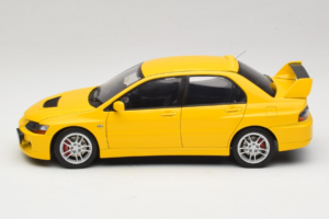 Mitsubishi Lancer Evolution IX GSR Jaune AUTOart 1:18 77192 Métal — image 4 sur 8