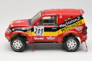 Mitsubishi Pajero Rallye Raid #205 Paris-Dakar Rally 2001 Solido 1:18 9022 Métal — image 4 sur 8