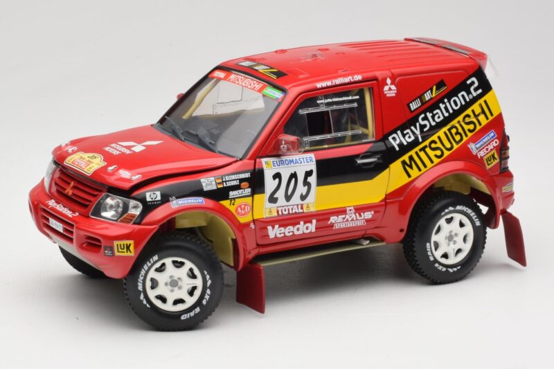 Mitsubishi Pajero Rallye Raid #205 Paris-Dakar Rally 2001 Solido 1:18 9022 Métal