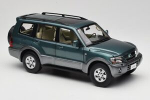 Mitsubishi Pajero V73 Vert YC Model 1:18 241218040101010215 Métal — image 6 sur 8