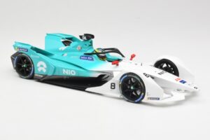 NIO 004 Team NIO #8 T. Dillmann Formula E Season 5 2019 Minichamps 1:18 114180008 Métal — image 4 sur 6