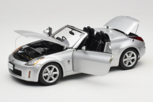 Nissan Fairlady Z Z33 Roadster Diamond Silver AUTOart 1:18 77376 Métal — image 2 sur 8