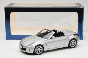 Nissan Fairlady Z Z33 Roadster Diamond Silver AUTOart 1:18 77376 Métal — image 8 sur 8
