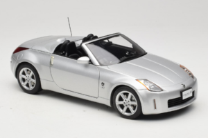 Nissan Fairlady Z Z33 Roadster Diamond Silver AUTOart 1:18 77376 Métal — image 6 sur 8