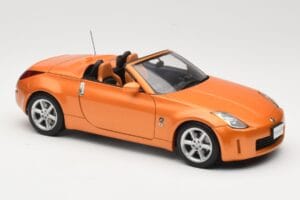Nissan Fairlady Z Z33 Roadster Sunset Orange AUTOart 1:18 77377 Métal — image 6 sur 8