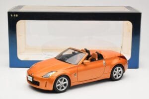 Nissan Fairlady Z Z33 Roadster Sunset Orange AUTOart 1:18 77377 Métal — image 8 sur 8