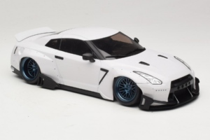 Nissan GT-R R35 Boost Wars 2 Blanc Jp Kraemo 1:18 KRAEMO001 Métal — image 5 sur 7