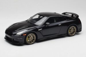 Nissan GT-R R35 Takumi Edition Midnight Purple GT Spirit 1:18 GT932 Résine