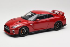 Nissan GT-R R35 Track Edition NISMO Vibrant Red MotorHelix 1:18 M83511 Métal