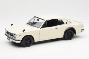 Nissan Skyline 2000 GT-R KPGC110 Blanc Kyosho 1:18 08127W Métal